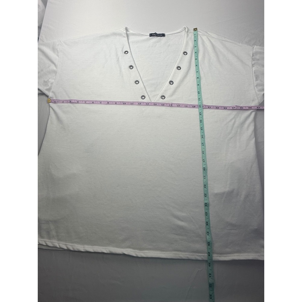 Hippie Chic Size XL 2X White Grommet V Neck Oversized Boho Top - Picture 3 of 7